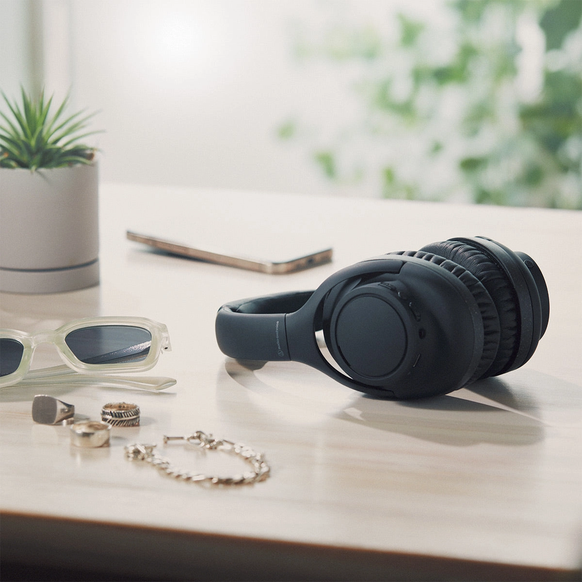 Audio-Technica ATH-S300BT Bluetooth Over-Ear Headphones (Black)