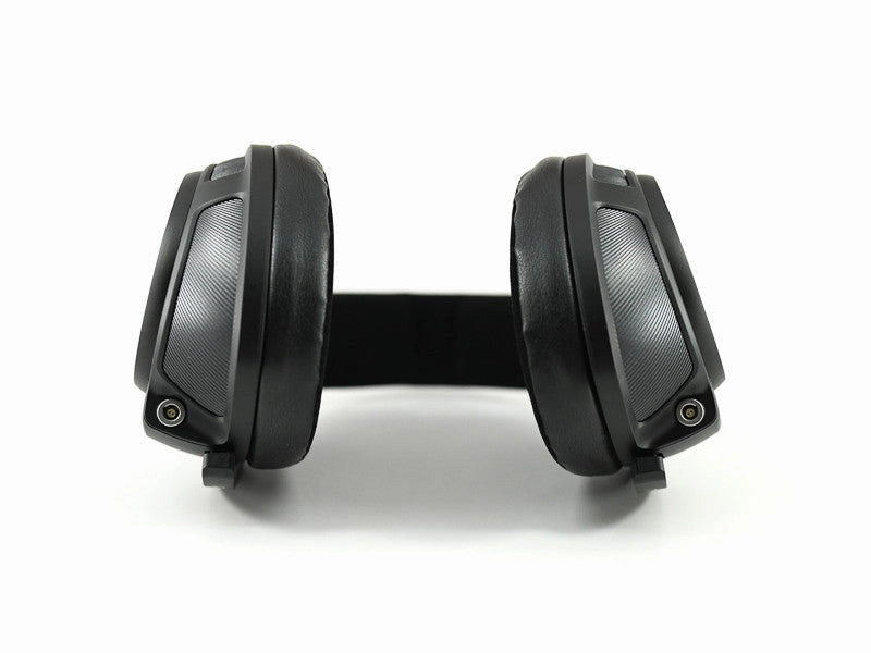 HD 820 Headphones