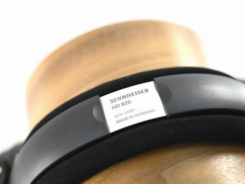 HD 820 Headphones