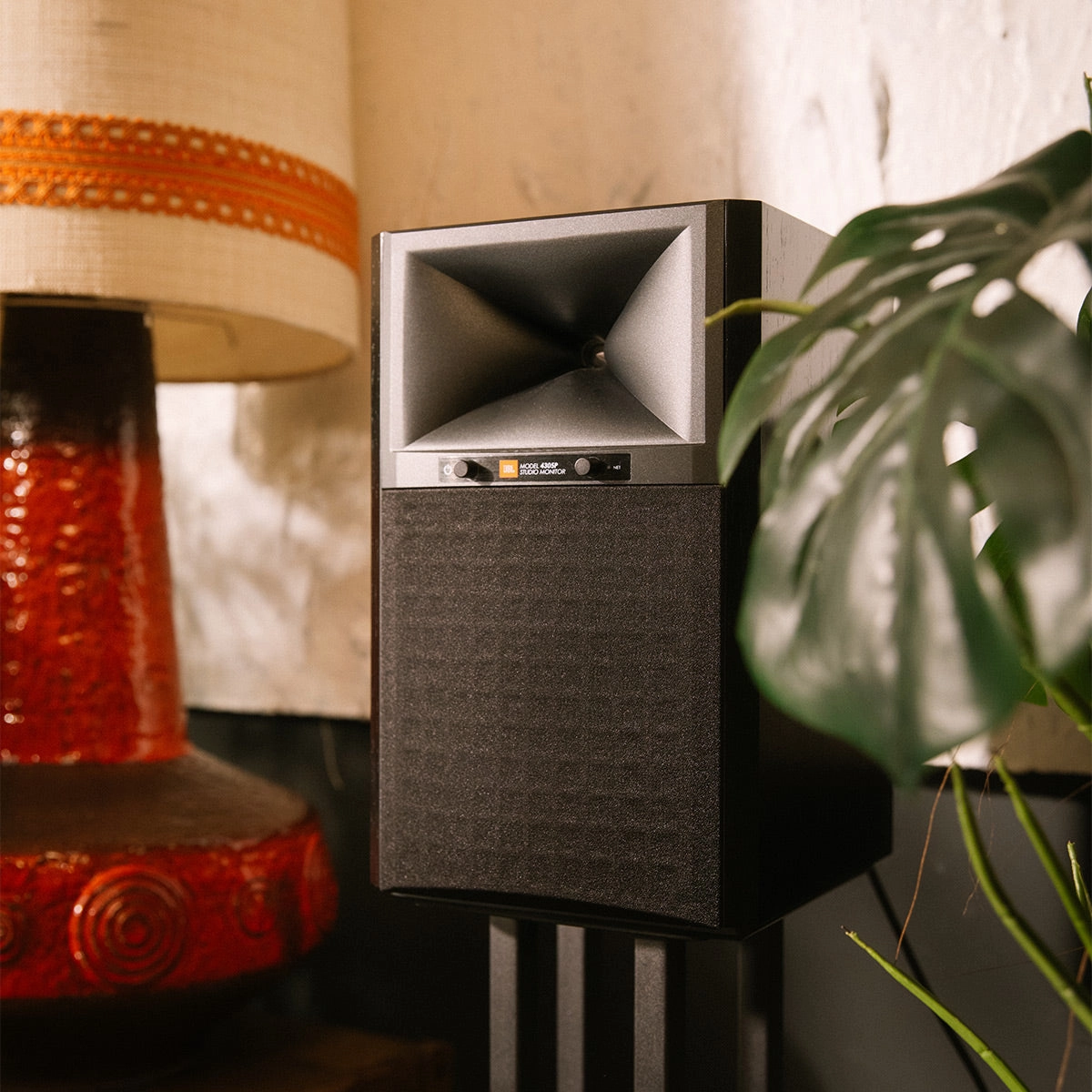 JBL 4305P Powered Bookshelf Loudspeaker System (Black)
