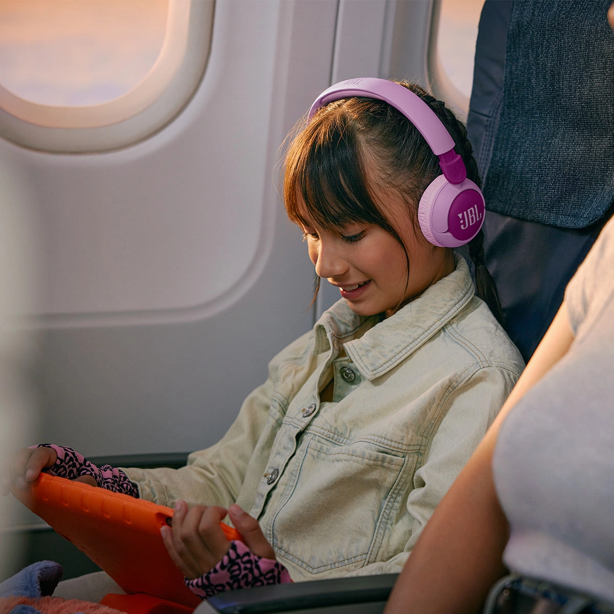 JBL Junior 320 BT Kid Safe On-Ear Wireless Headphones (Purple)