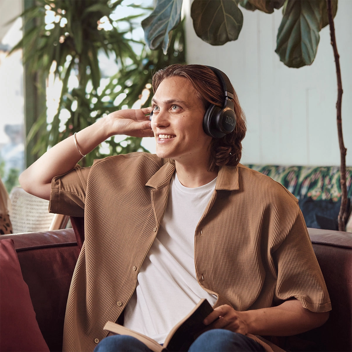 JBL Live 770NC Wireless Over-Ear Adaptive Noise Cancelling Headphones (Black)