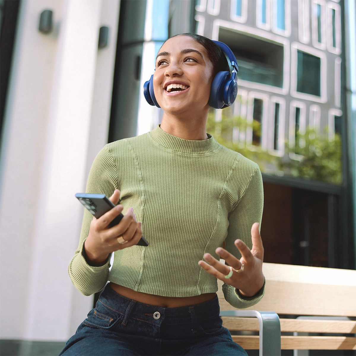 JBL Live 770NC Wireless Over-Ear Adaptive Noise Cancelling Headphones (Blue)