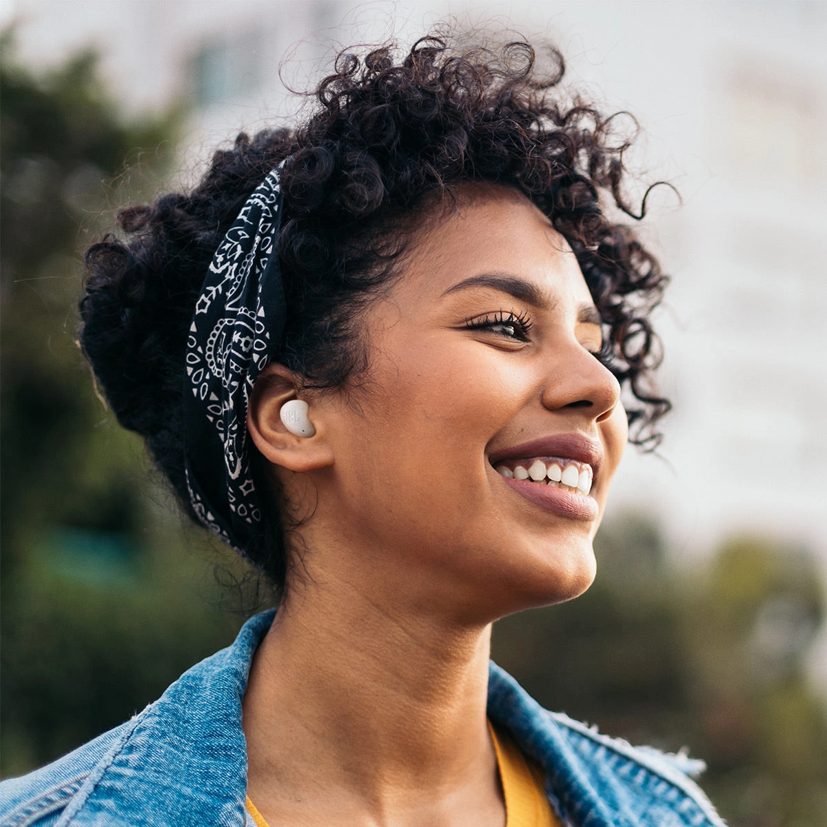 JBL Vibe Buds 2 True Wireless Noise Cancelling Headphones (White)