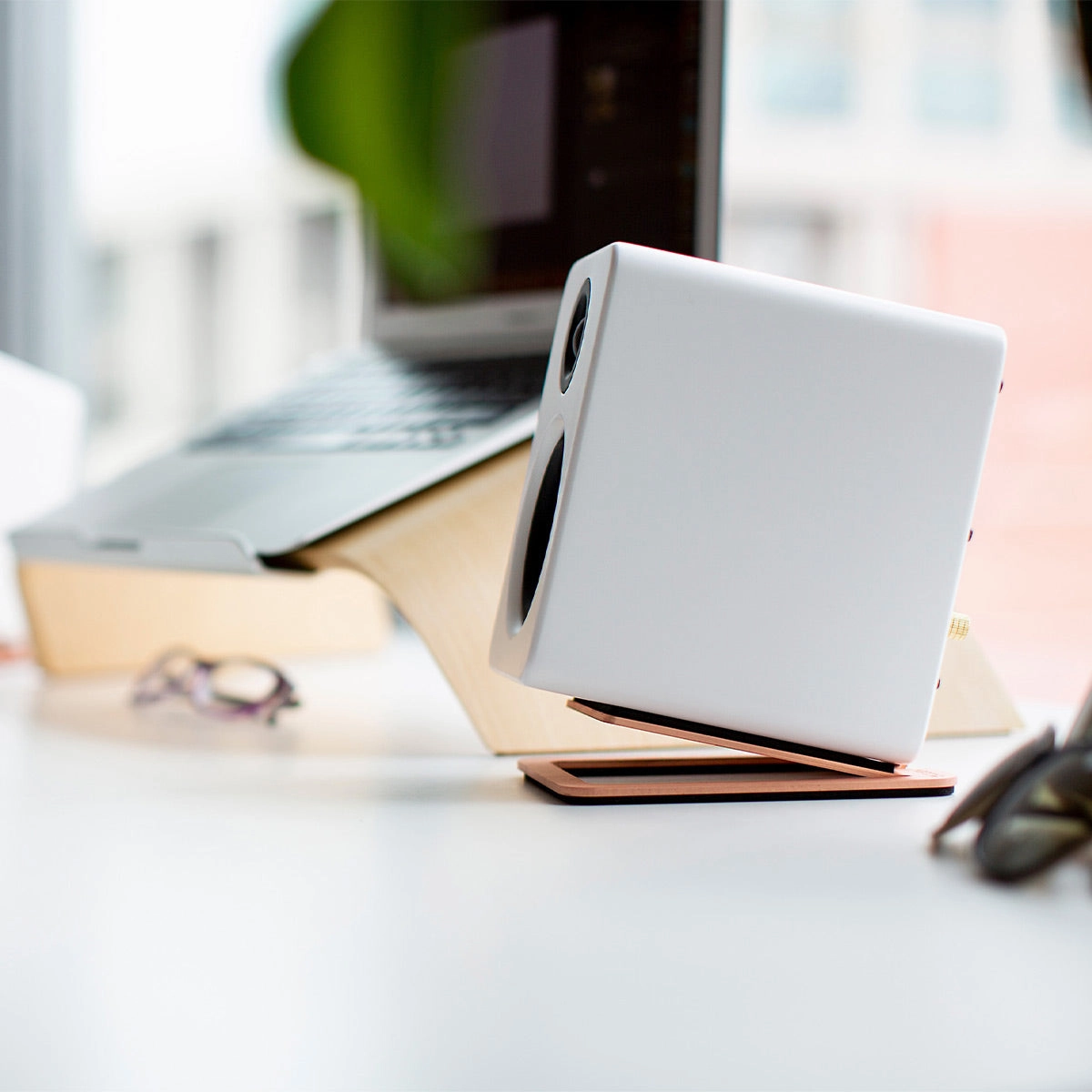 Kanto YU2 Powered Desktop Speakers - Pair (Matte White)