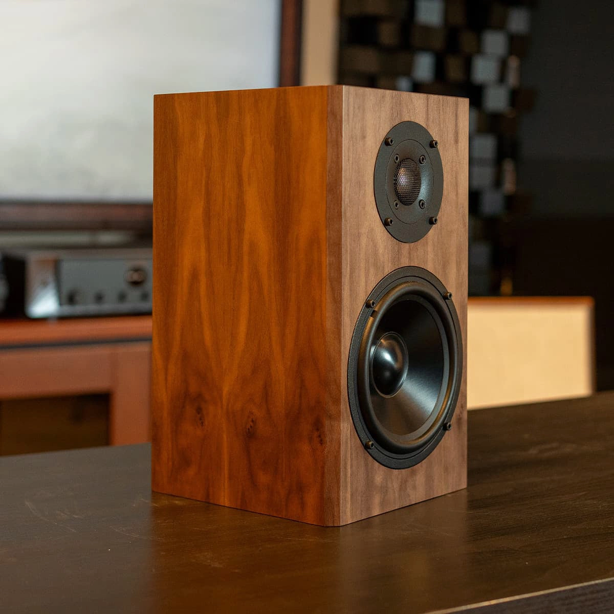 KLH Kendall 2B 2-Way Bookshelf Speakers - Pair (English Walnut)