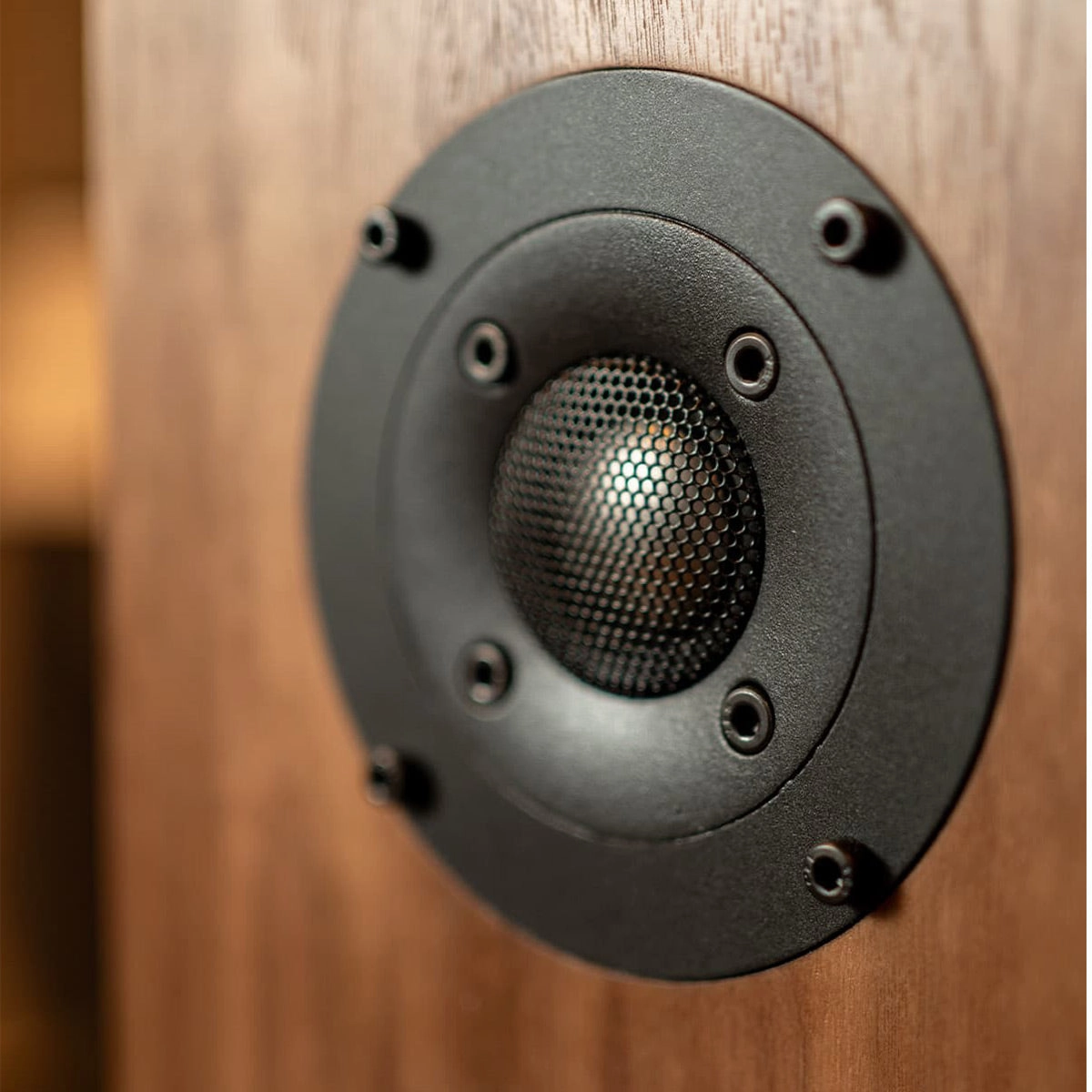 KLH Kendall 2B 2-Way Bookshelf Speakers - Pair (English Walnut)