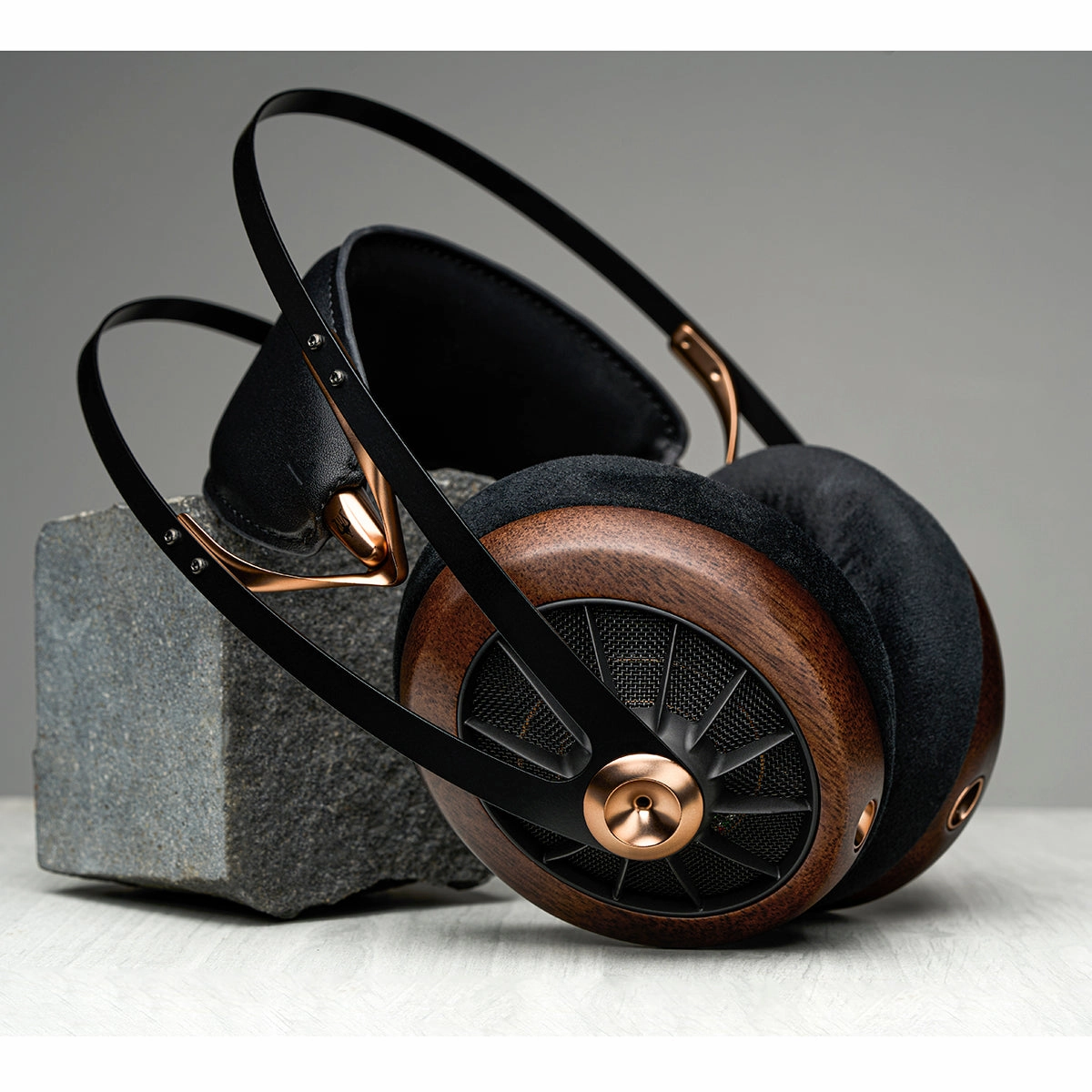 Meze 109 PRO Premium Package with 4.4mm Copper Balanced PCUHD Cable