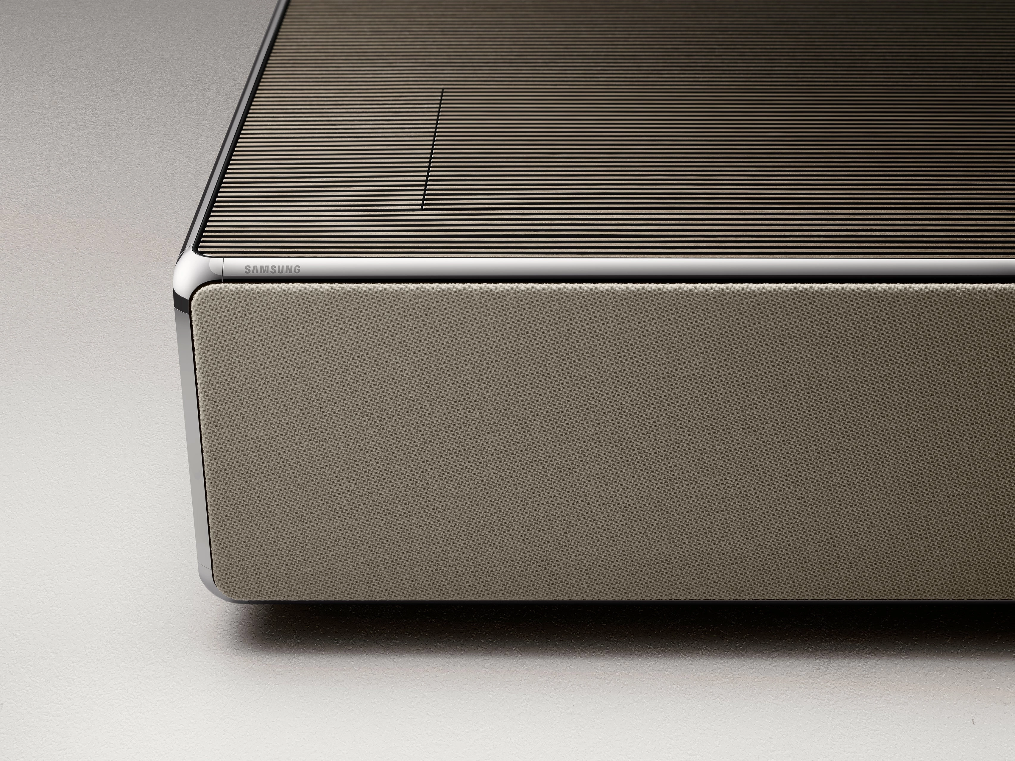 Samsung 120" The Premiere LPU7 4K High Dynamic Range (HDR10 ) Smart Laser Projector (SP-LPU7DSAXXZC)
