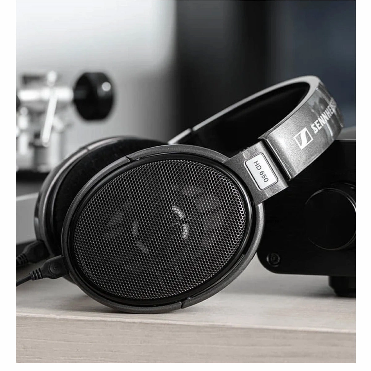 Sennheiser HD 650 Open Dynamic Wired Headphones with Adapter
