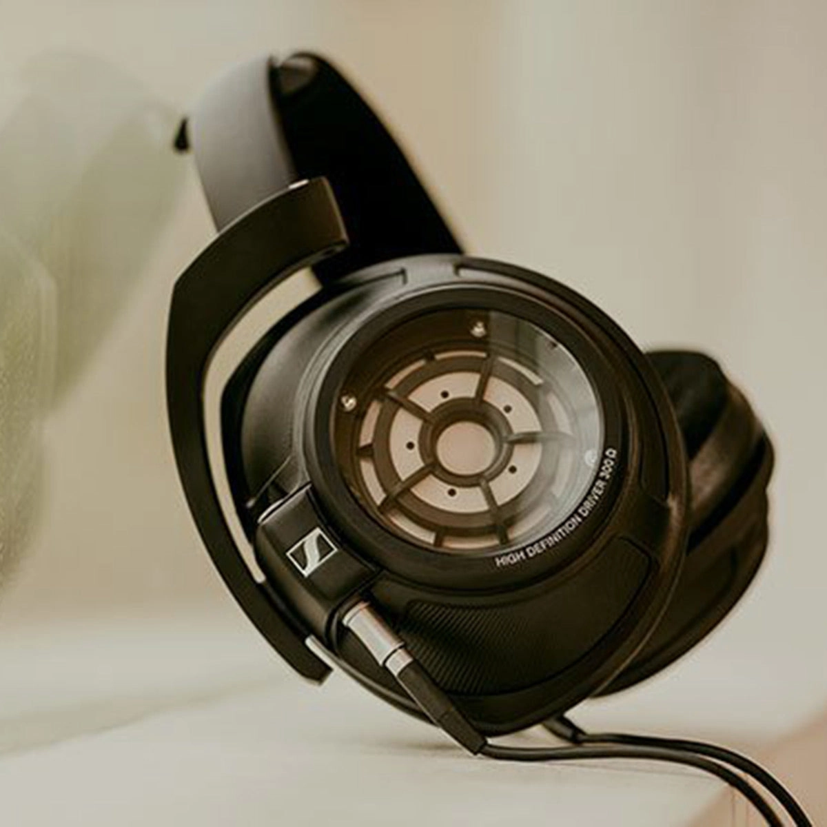 Sennheiser HD 820 Over-Ear Closed-Back Headphones (Black)