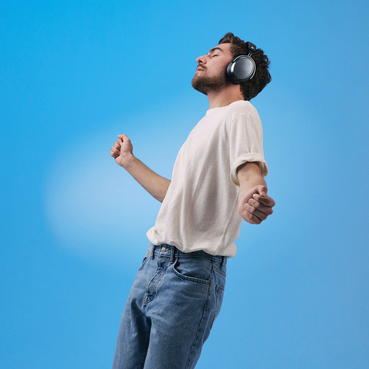 Sennheiser MOMENTUM 4 Wireless Bluetooth Over-Ear Headphones with Adaptive Noise Cancellation (Graphite)