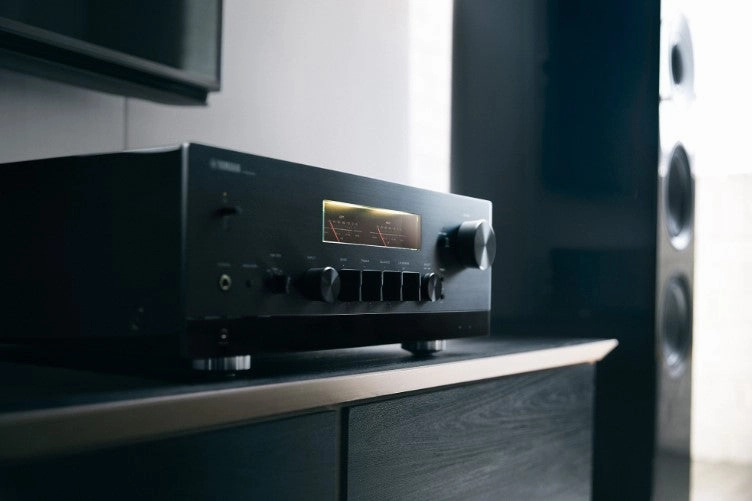Yamaha R-N2000A Network Stereo Receiver